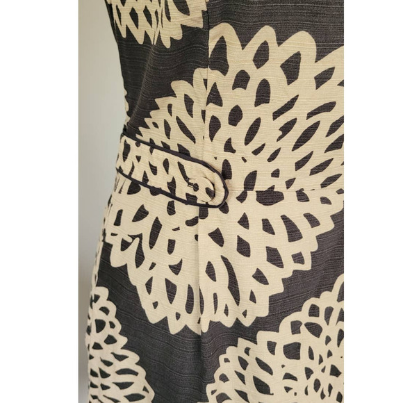Boden Sleeveless Dress Allover Floral Print Gray and Tan Size 6 - Picture 3 of 6